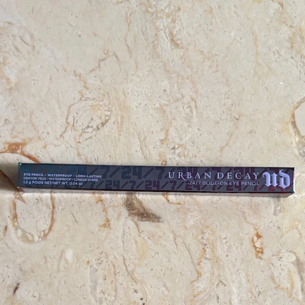 Urban Decay 24/7 GLIDE-ON WATERPROOF EYELINER PENCIL: Smoke-Deepest Matte Grey